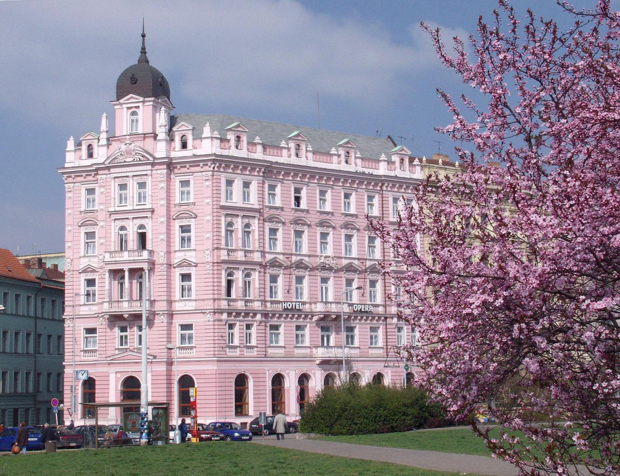 Hotel Opera Praha Bagian luar foto