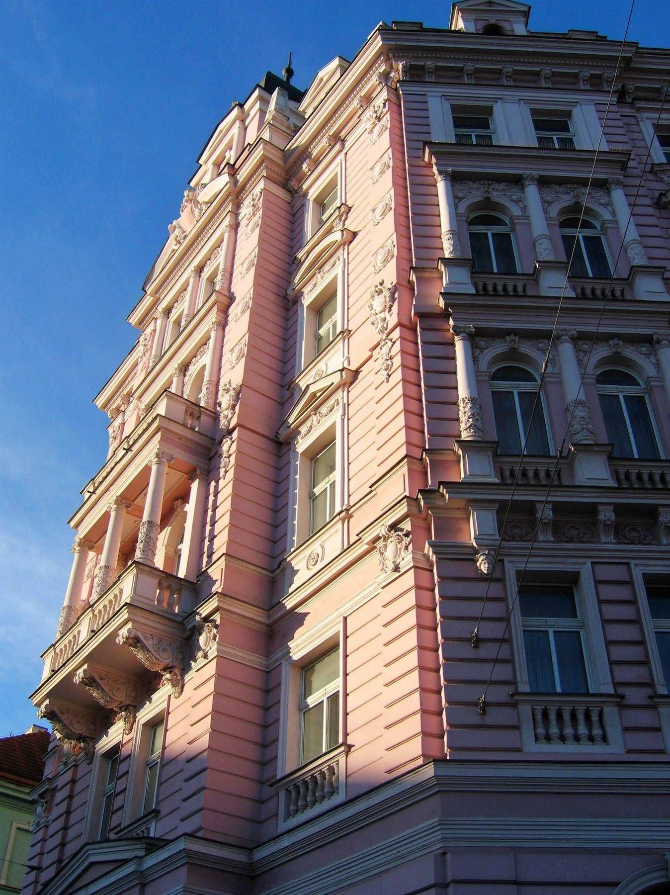 Hotel Opera Praha Bagian luar foto